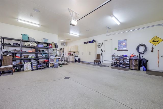 4209 N Oak Pointe, Grand Rapids, MI 49525