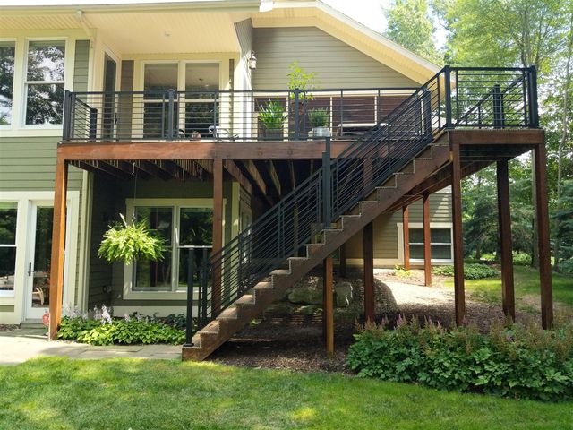 4209 N Oak Pointe, Grand Rapids, MI 49525