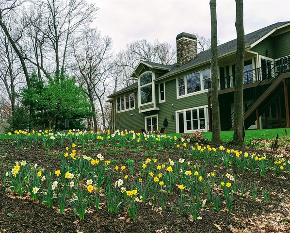 4209 N Oak Pointe, Grand Rapids, MI 49525