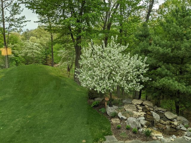 4209 N Oak Pointe, Grand Rapids, MI 49525