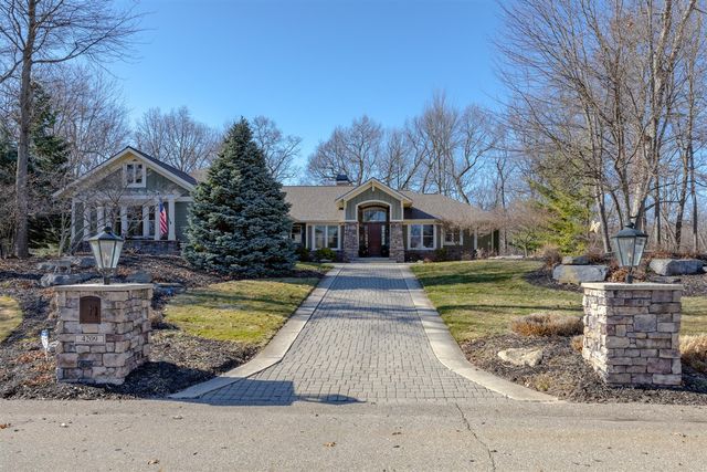 4209 N Oak Pointe, Grand Rapids, MI 49525