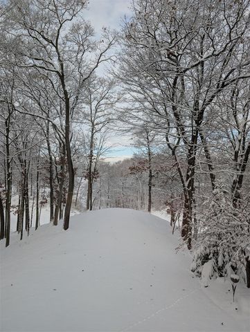 4209 N Oak Pointe, Grand Rapids, MI 49525