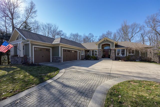 4209 N Oak Pointe, Grand Rapids, MI 49525