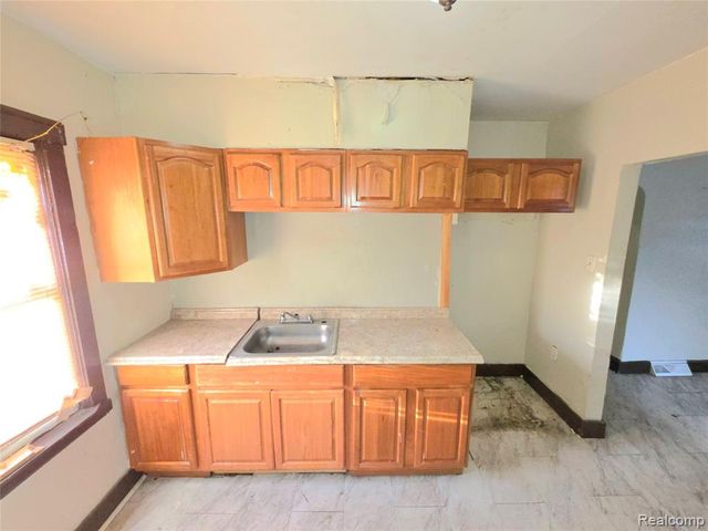 11461 Sanford Street, Detroit, MI 48205