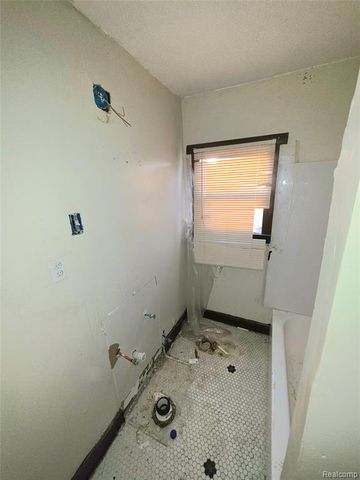 11461 Sanford Street, Detroit, MI 48205