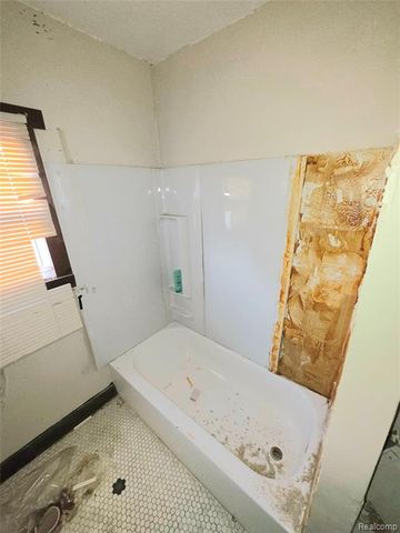 11461 Sanford Street, Detroit, MI 48205