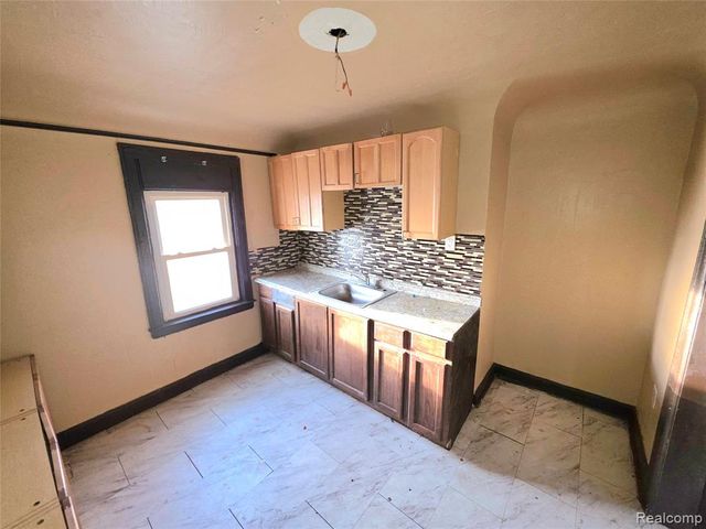 11461 Sanford Street, Detroit, MI 48205