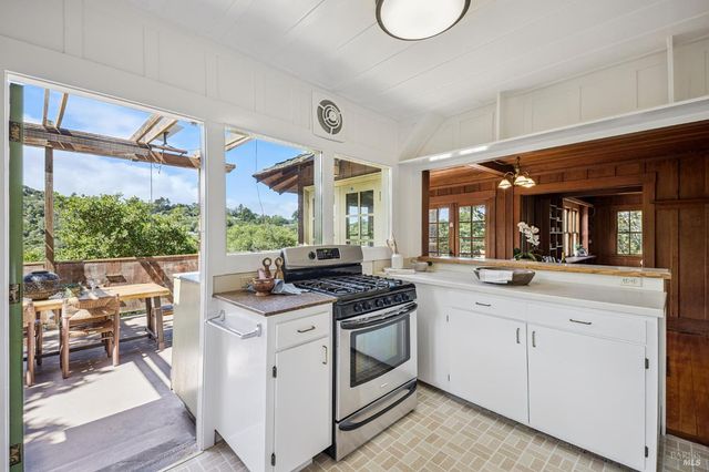 50 Dundee Way, Inverness, CA 94937