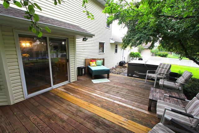 2933 SUNRAY LANE, Green Bay, WI 54313