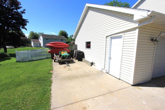 2933 SUNRAY LANE, Green Bay, WI 54313