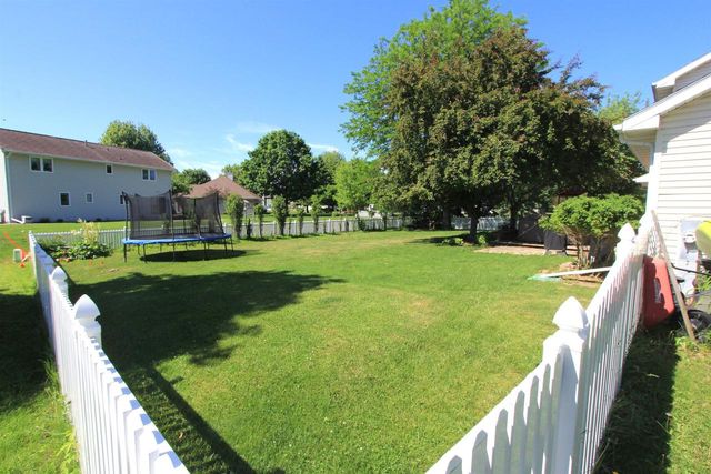 2933 SUNRAY LANE, Green Bay, WI 54313