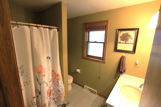2933 SUNRAY LANE, Green Bay, WI 54313