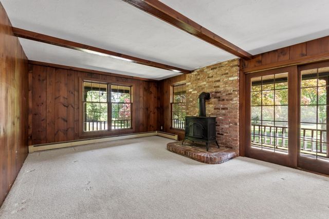 261 West St, Lunenburg, MA 01462