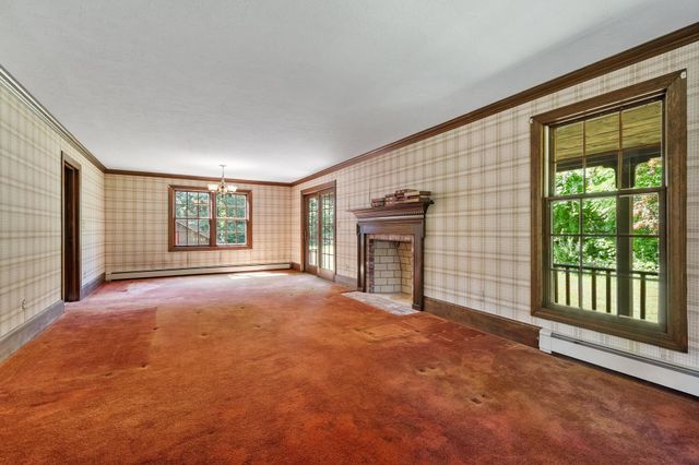 261 West St, Lunenburg, MA 01462