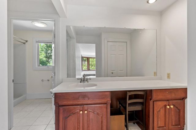 261 West St, Lunenburg, MA 01462