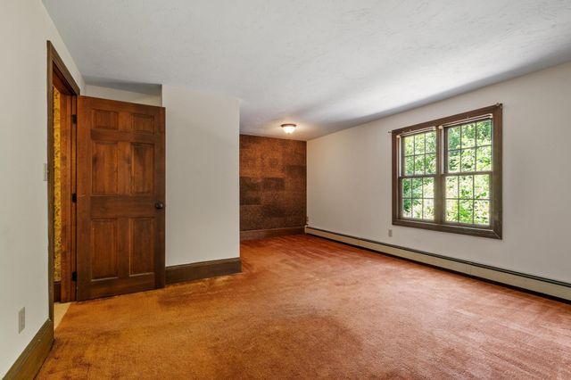 261 West St, Lunenburg, MA 01462