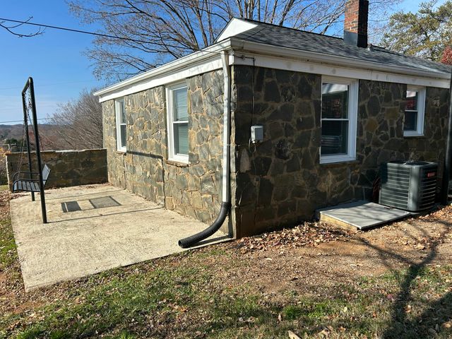 1014 Tahoe DR, Collinsville, VA 24078