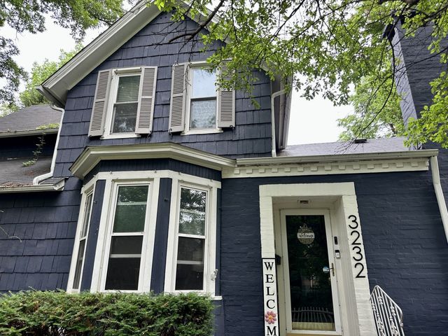 3232 PARK 16TH Street, Moline, IL 61265