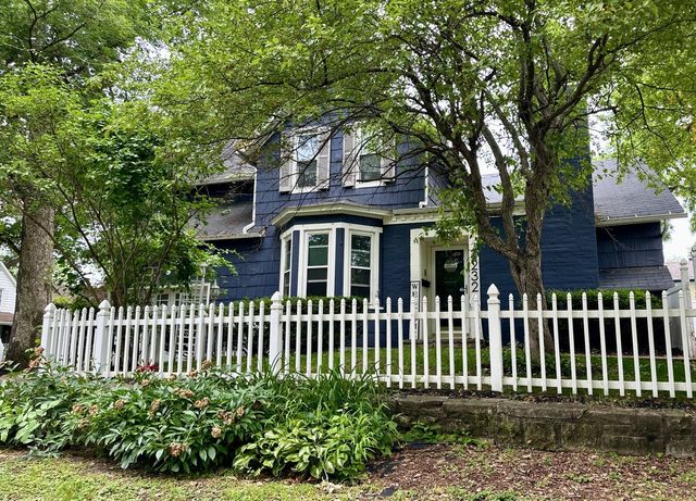 3232 PARK 16TH Street, Moline, IL 61265