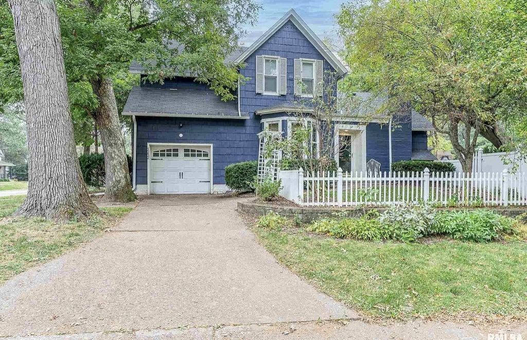 3232 PARK 16TH Street, Moline, IL 61265