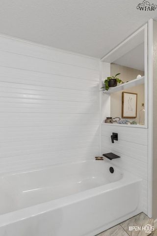 301 N WALNUT STREET, Holliday, TX 76366