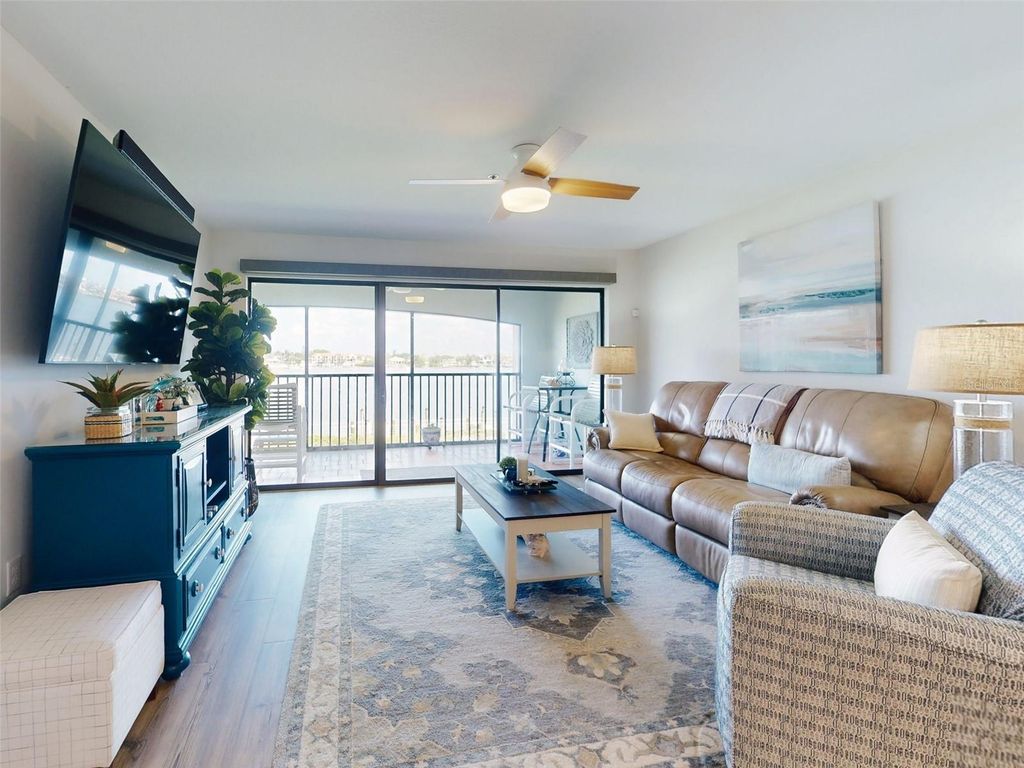 Image 14 of property listing at 454 BOUCHELLE DRIVE 202, New Smyrna Beach, FL 32169