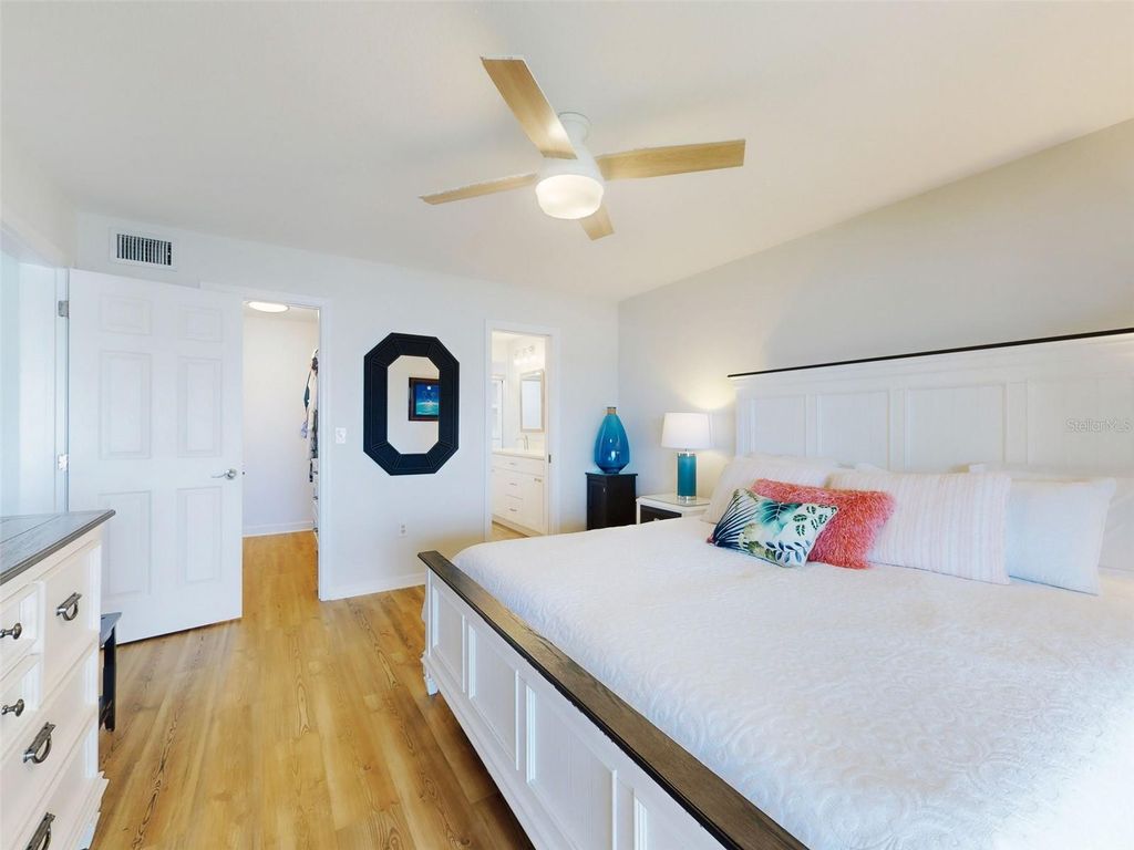 Image 20 of property listing at 454 BOUCHELLE DRIVE 202, New Smyrna Beach, FL 32169
