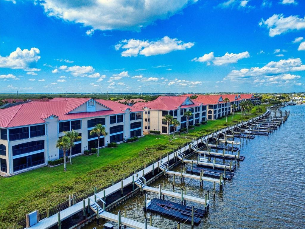Image 41 of property listing at 454 BOUCHELLE DRIVE 202, New Smyrna Beach, FL 32169
