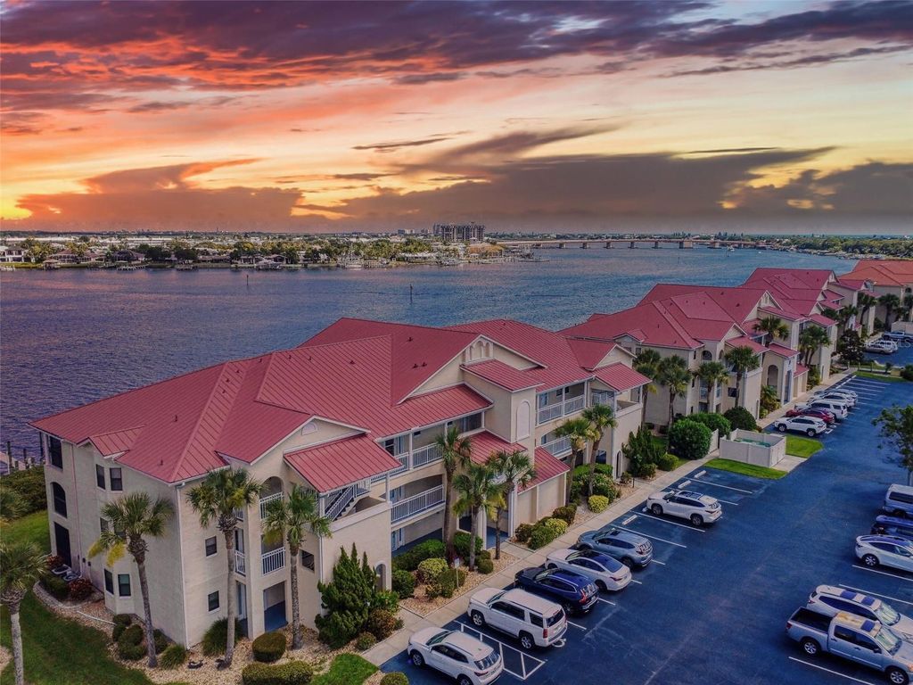 Image 50 of property listing at 454 BOUCHELLE DRIVE 202, New Smyrna Beach, FL 32169