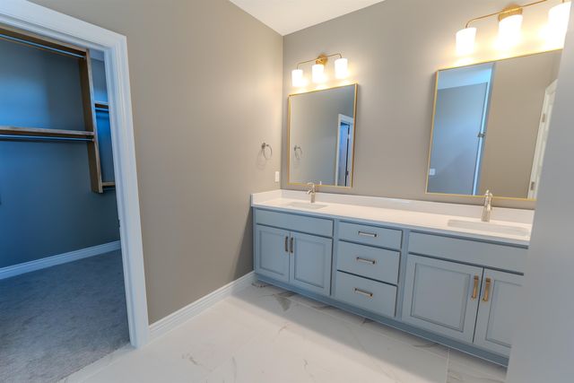 2620 W Shearwater St, Wichita, KS 67204