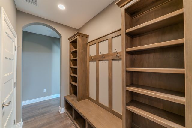 2620 W Shearwater St, Wichita, KS 67204