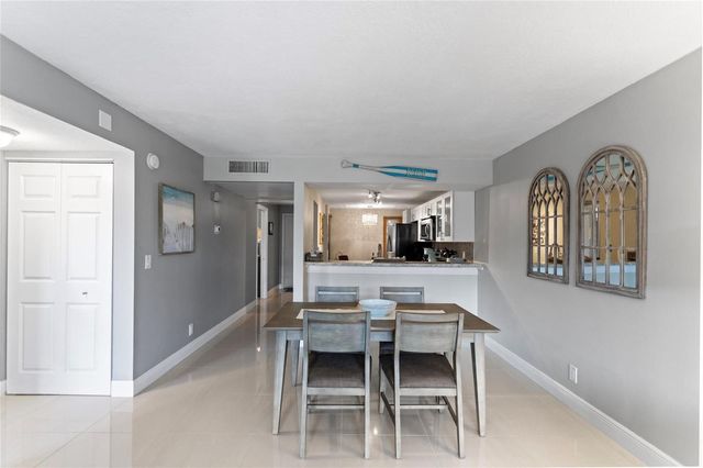 16 Royal Palm Way 302, Boca Raton, FL 33432