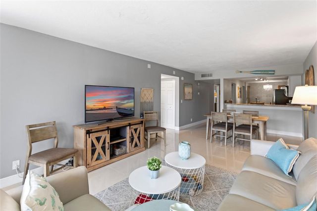 16 Royal Palm Way 302, Boca Raton, FL 33432
