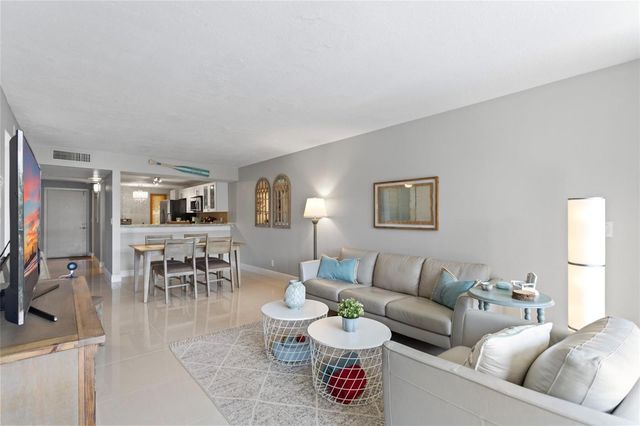 16 Royal Palm Way 302, Boca Raton, FL 33432