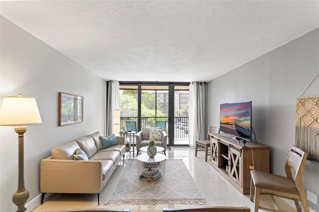 16 Royal Palm Way 302, Boca Raton, FL 33432