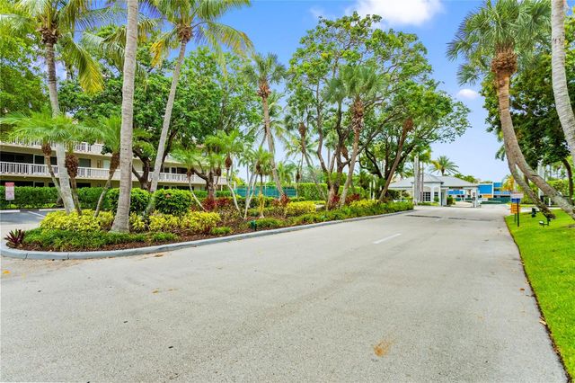 16 Royal Palm Way 302, Boca Raton, FL 33432
