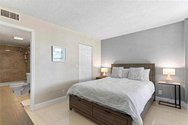 16 Royal Palm Way 302, Boca Raton, FL 33432
