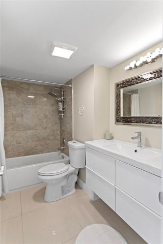 16 Royal Palm Way 302, Boca Raton, FL 33432