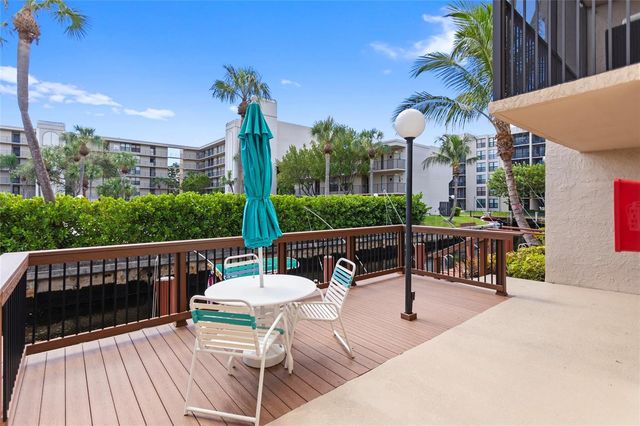 16 Royal Palm Way 302, Boca Raton, FL 33432