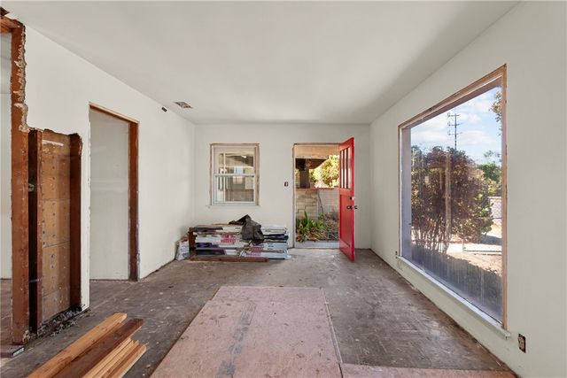 1344 N Parish Pl, Burbank, CA 91506