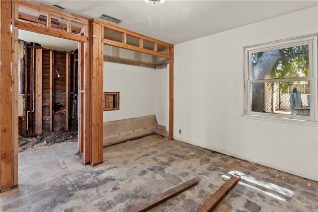 1344 N Parish Pl, Burbank, CA 91506