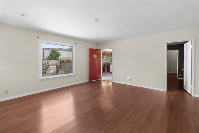 1344 N Parish Pl, Burbank, CA 91506