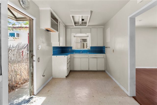 1344 N Parish Pl, Burbank, CA 91506