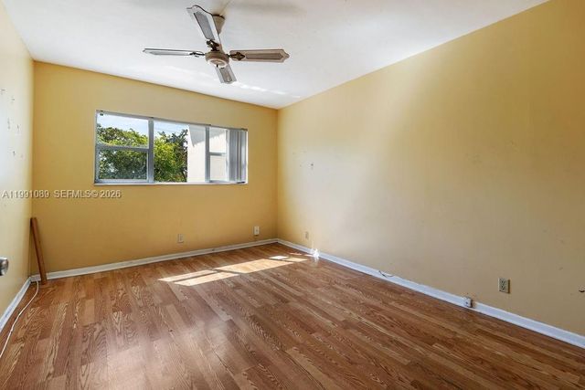 270 Layne Blvd 207, Hallandale Beach, FL 33009