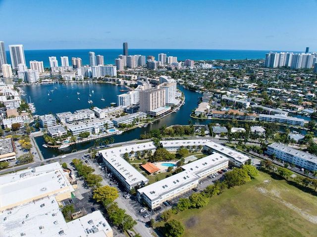 270 Layne Blvd 207, Hallandale Beach, FL 33009