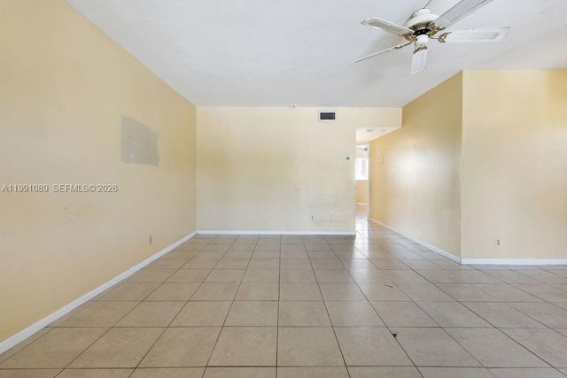 270 Layne Blvd 207, Hallandale Beach, FL 33009