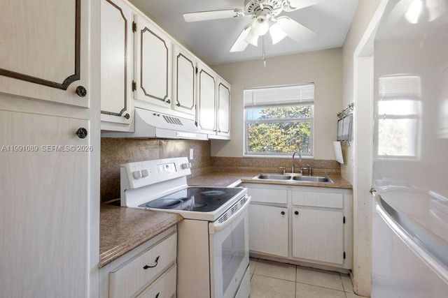 270 Layne Blvd 207, Hallandale Beach, FL 33009