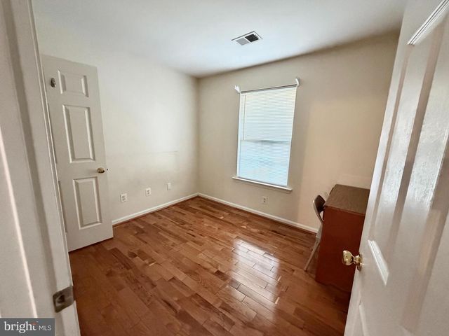 20108 HARDWOOD TER, Ashburn, VA 20147