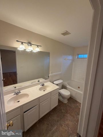 20108 HARDWOOD TER, Ashburn, VA 20147
