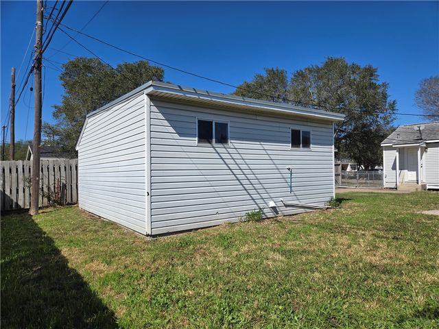 3605 Chestnut St, Corpus Christi, TX 78411